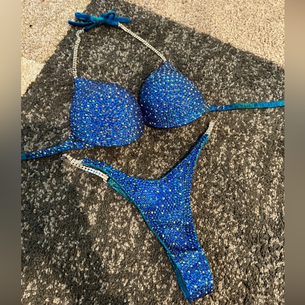 NPC/IFBB Wellness Suit/ selling for a friend